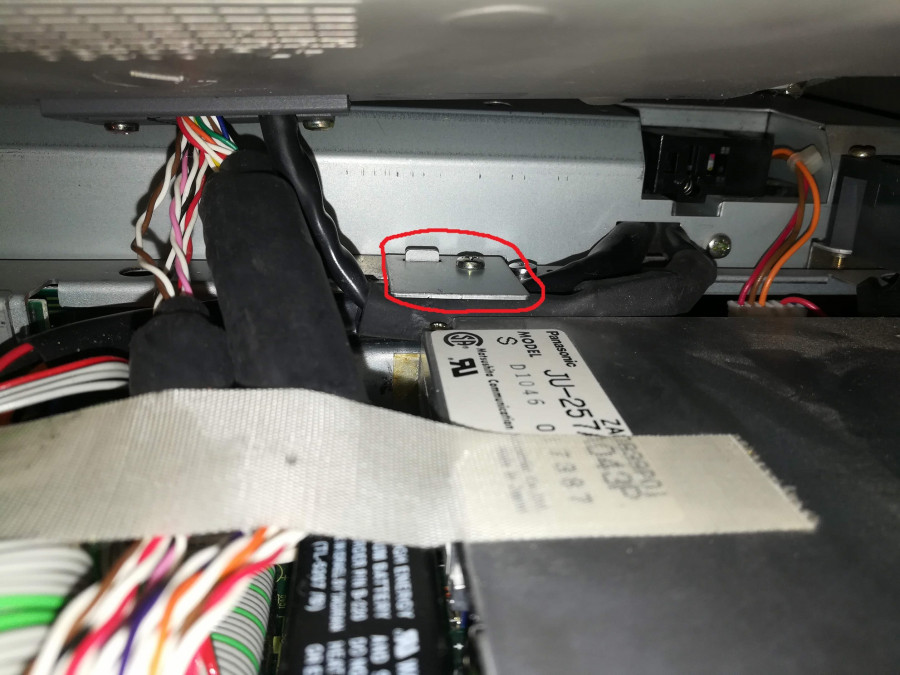 t3200sx-latch-holding-display-down.jpg